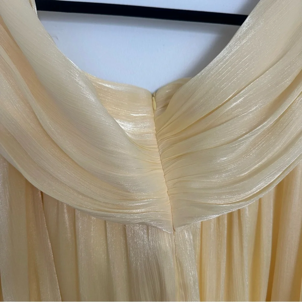 NWOT Vici Dellie Pleated Off The Shoulder Top - Picture 10 of 10